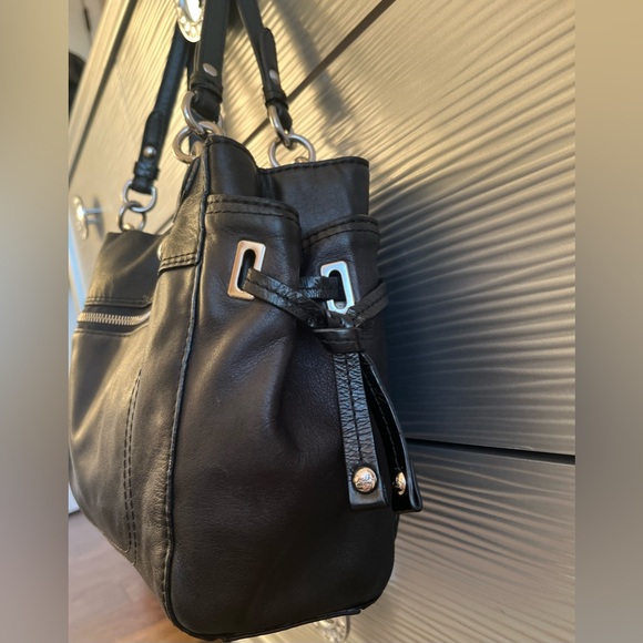 Coach Black Leather Vintage Shoulder Bag with Silver Accents . - Picture 5 of 16